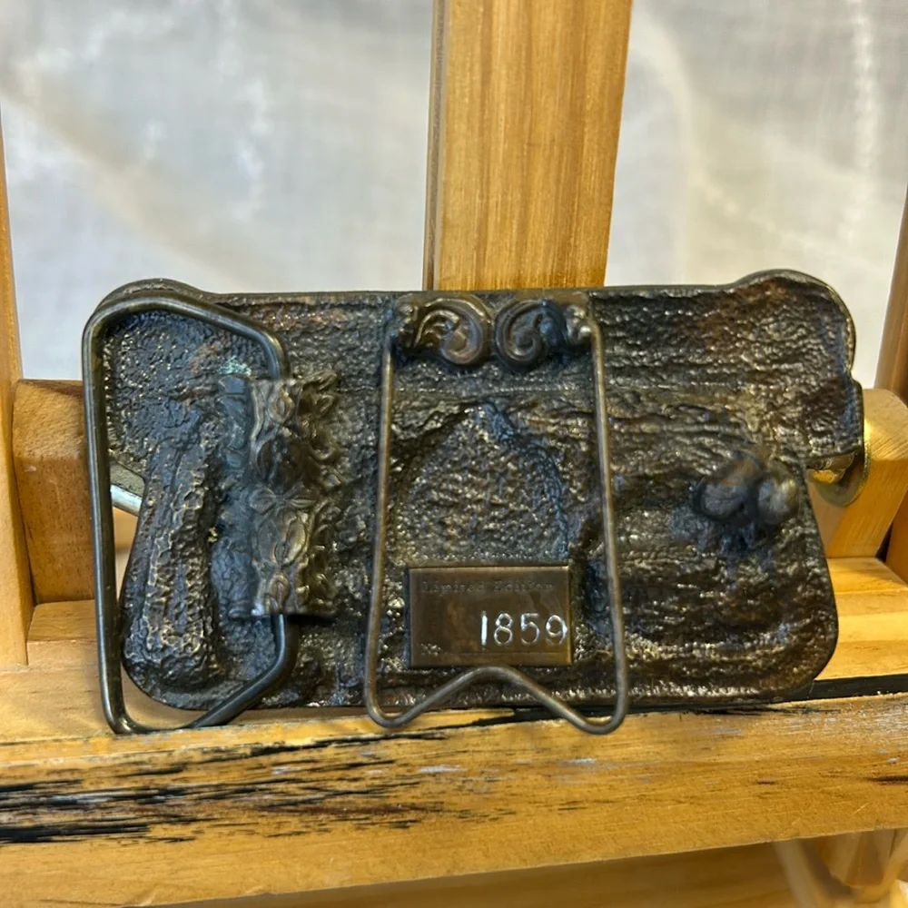 Service Master belt buckle with stand limited edition